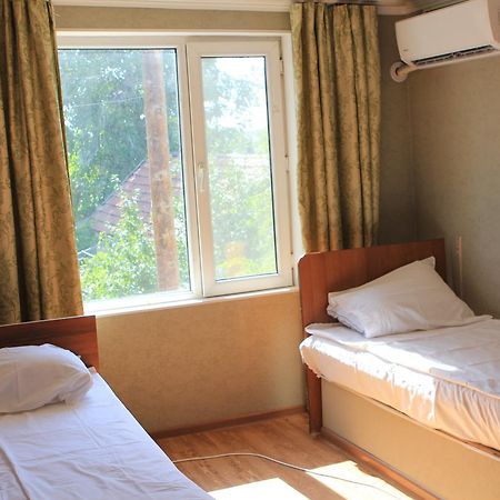Holiday Hostel House Biszkek Zewnętrze zdjęcie