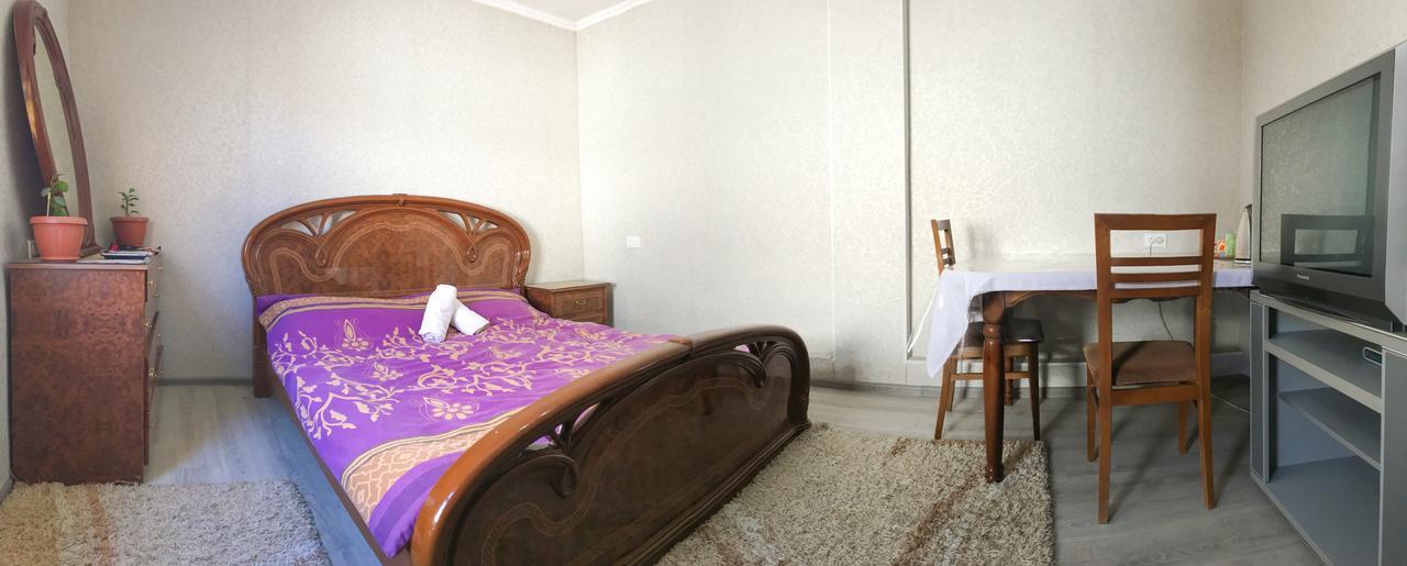 Holiday Hostel House Biszkek Zewnętrze zdjęcie
