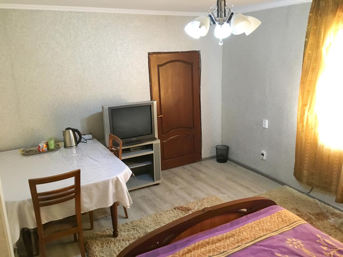 Holiday Hostel House Biszkek Zewnętrze zdjęcie