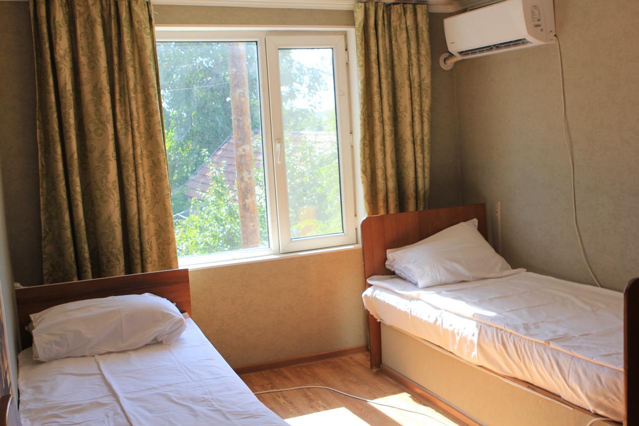 Holiday Hostel House Biszkek Zewnętrze zdjęcie
