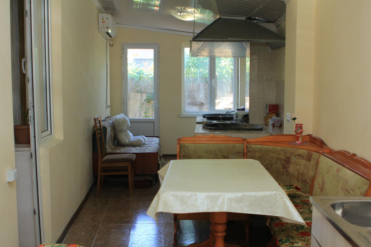 Holiday Hostel House Biszkek Zewnętrze zdjęcie